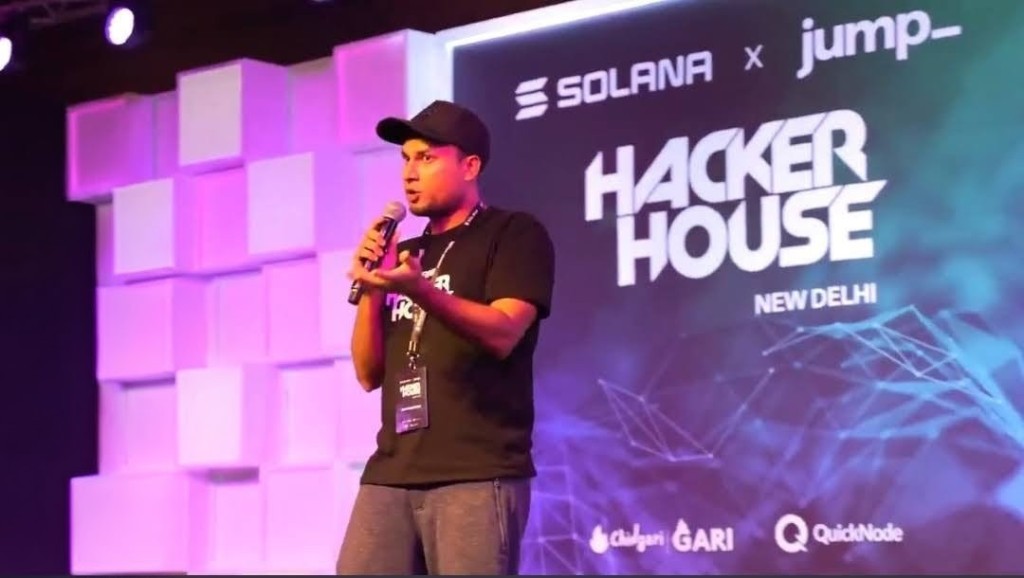 Jimmy Humania on mic at Solana Hacker House